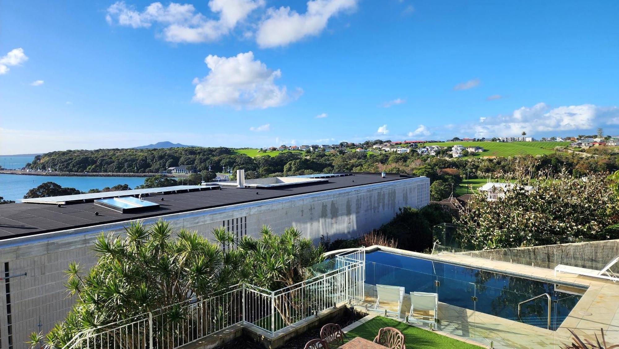 Orakei Grandeur Mansion With Sea Views & Pool Villa โอ๊คแลนด์ ภายนอก รูปภาพ