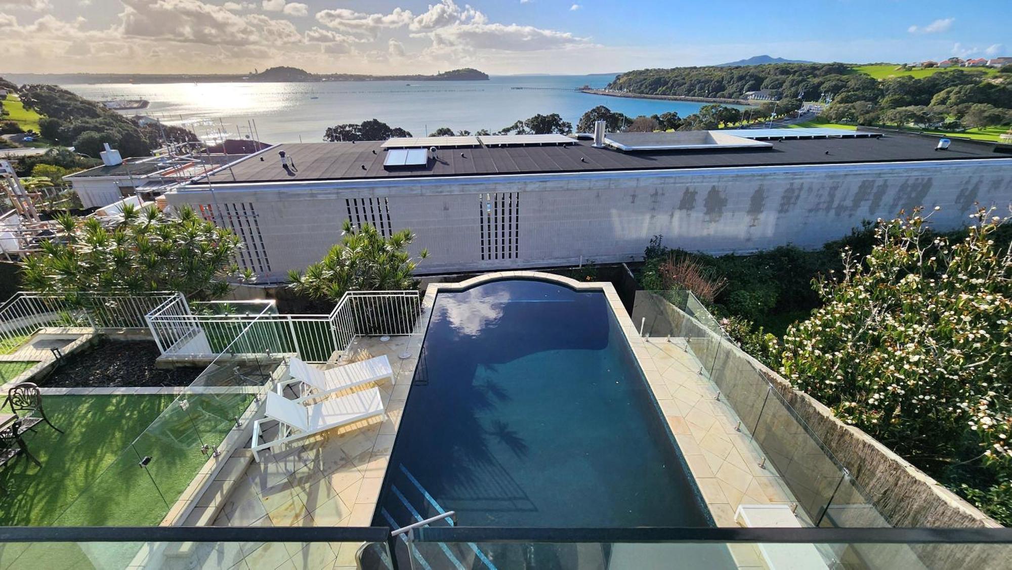 Orakei Grandeur Mansion With Sea Views & Pool Villa โอ๊คแลนด์ ภายนอก รูปภาพ