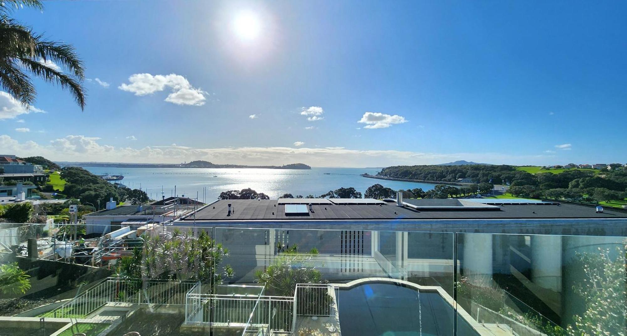 Orakei Grandeur Mansion With Sea Views & Pool Villa โอ๊คแลนด์ ภายนอก รูปภาพ