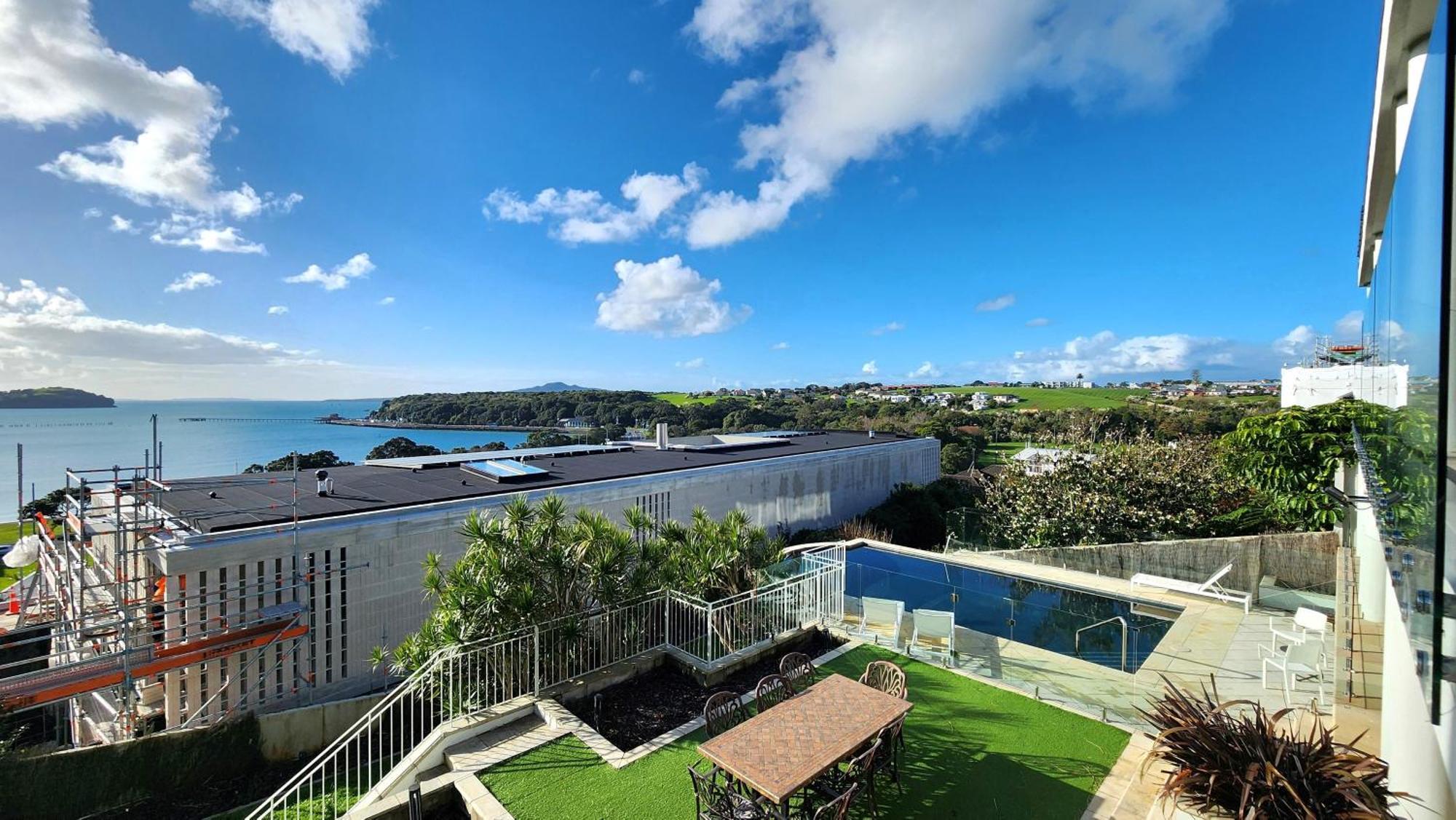 Orakei Grandeur Mansion With Sea Views & Pool Villa โอ๊คแลนด์ ภายนอก รูปภาพ