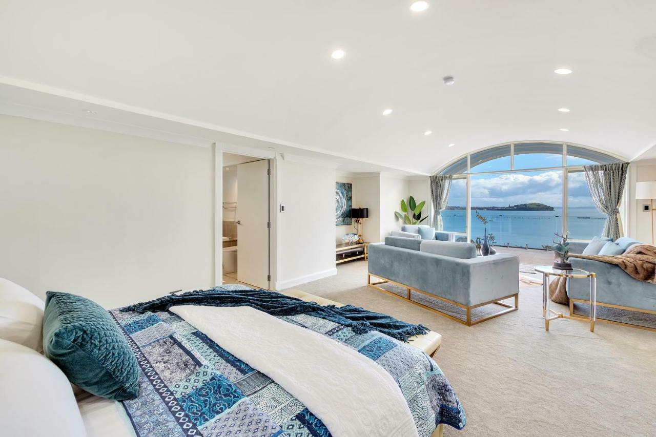 Orakei Grandeur Mansion With Sea Views & Pool Villa โอ๊คแลนด์ ภายนอก รูปภาพ