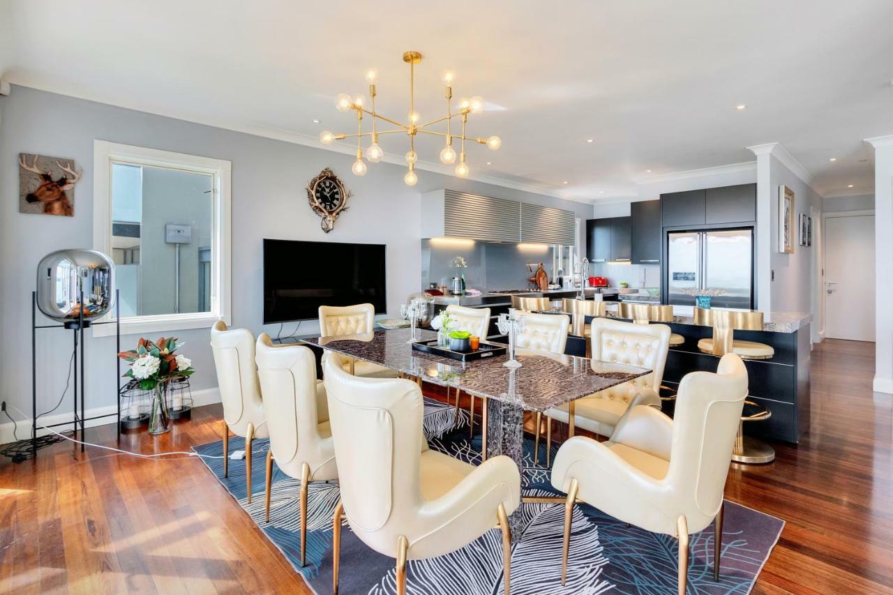 Orakei Grandeur Mansion With Sea Views & Pool Villa โอ๊คแลนด์ ภายนอก รูปภาพ