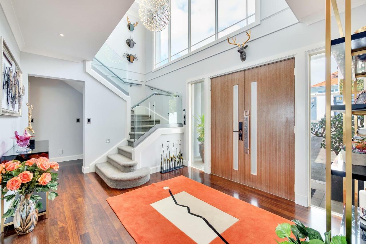 Orakei Grandeur Mansion With Sea Views & Pool Villa โอ๊คแลนด์ ภายนอก รูปภาพ